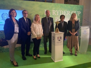 Da sinistra: Marta Maestroni, Gian Paolo Montali, Maria Amelia Lolli Ghetti, Riccardo Guariglia, José Luis Martínez-Almeida Navasqüés, Claudia Hernandez