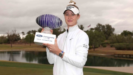 Nelly Korda con il trofeo (Credit LPGA Tour)